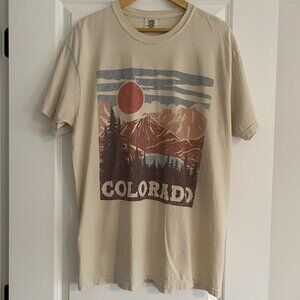 Comfort Colors Colorado Graphic Tee – Vintage-Style Mountain T-Shirt – Size XL